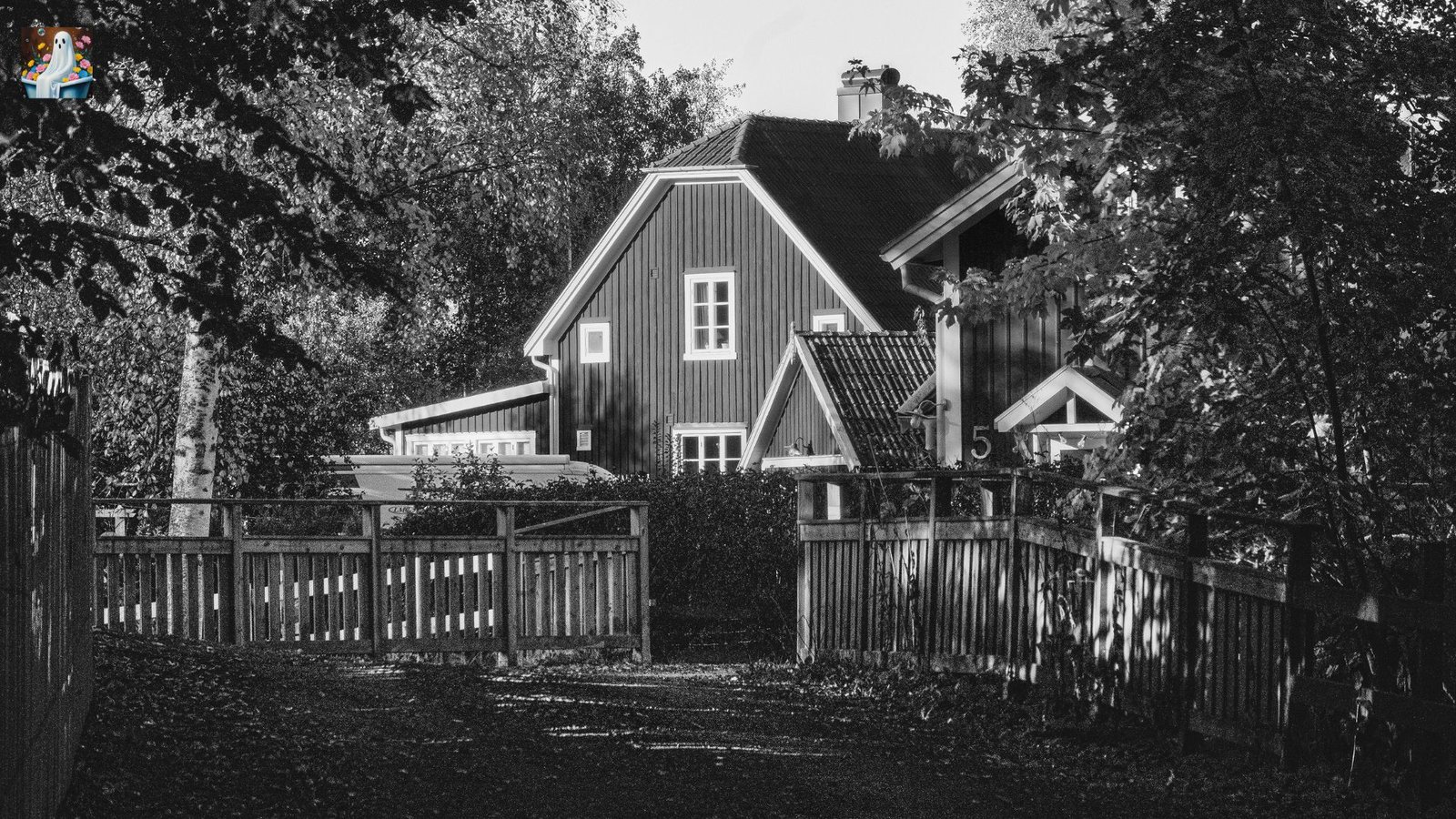 A quiet suburban house typical of Seaford, Long Island in the 1950s, representing the location of the famous "Popper" poltergeist case.